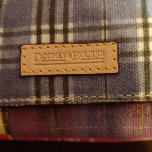 Dooney and Bourke wristlet, brand new - Picture 1 of 5